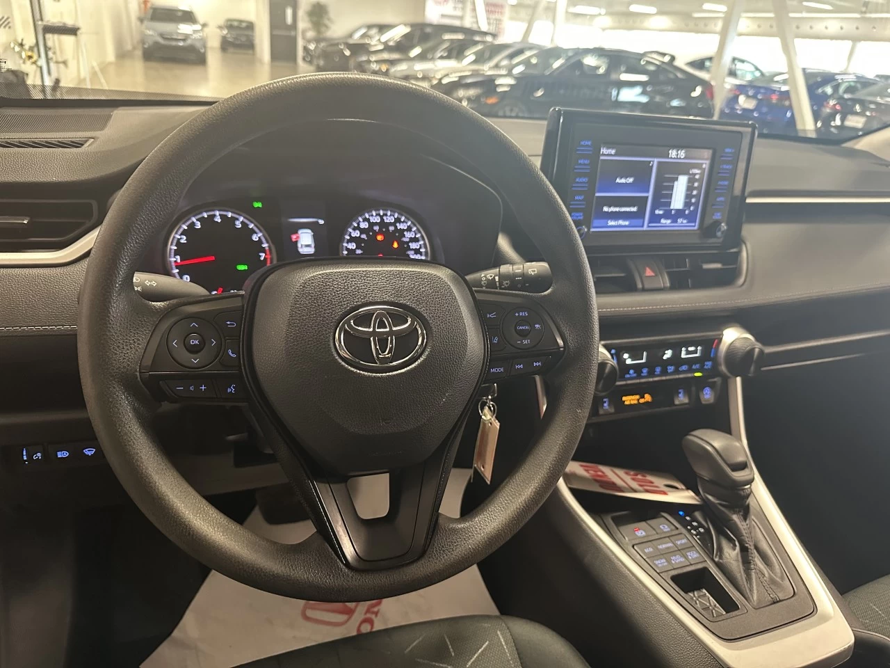 2021 Toyota RAV4
                                                    LE Image principale