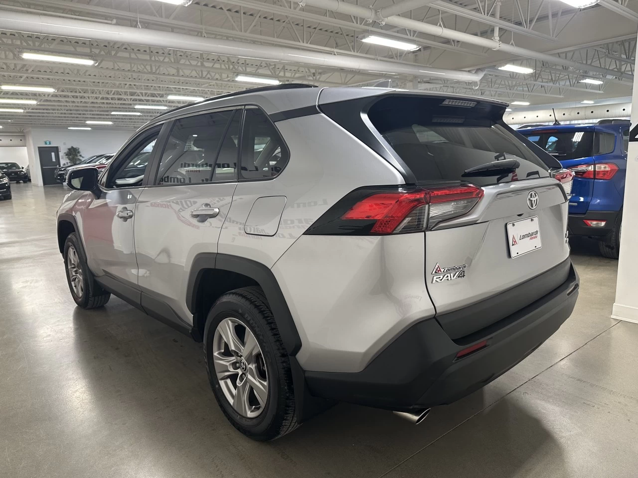 2023 Toyota RAV4 XLE Main Image