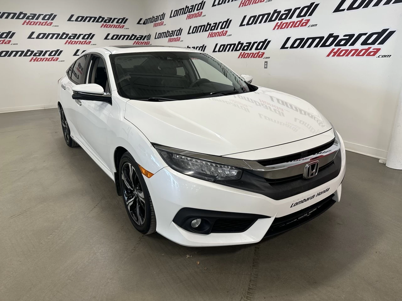 2017 Honda Civic Berline Touring Main Image