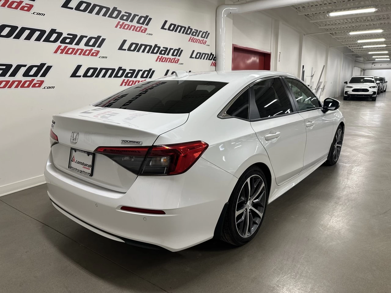 2022 Honda Civic
                                                    Touring Main Image