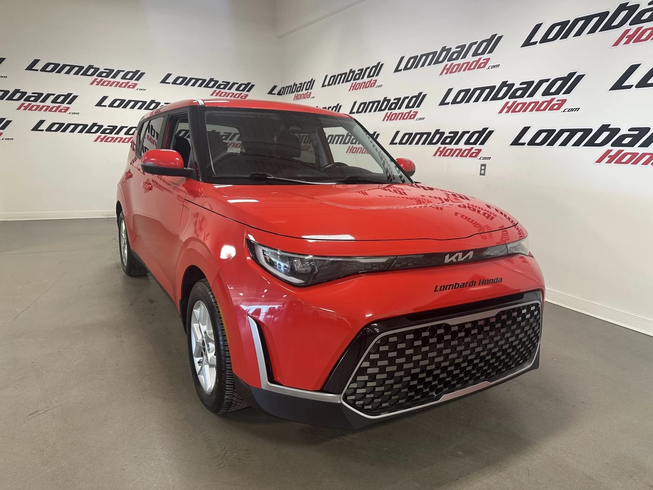 2023 Kia Soul EX https://www.lombardihonda.com/resize/b990ff35b810a3abc0cc817b2ca24889-1