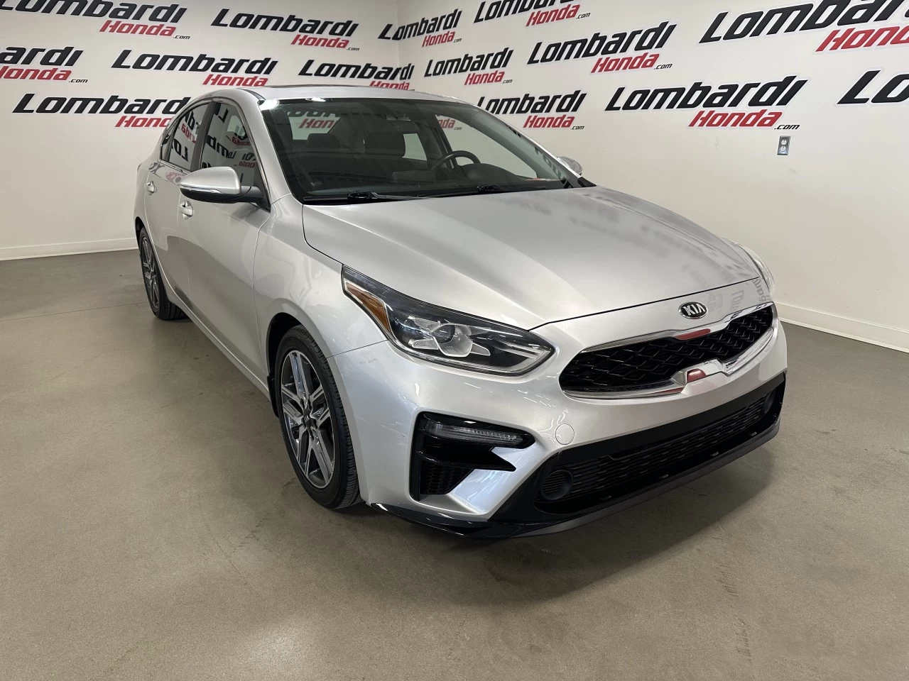 2020 Kia Forte
                                                    EX Main Image