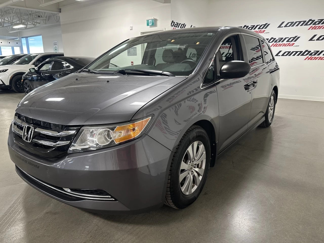 2016 Honda Odyssey SE Main Image