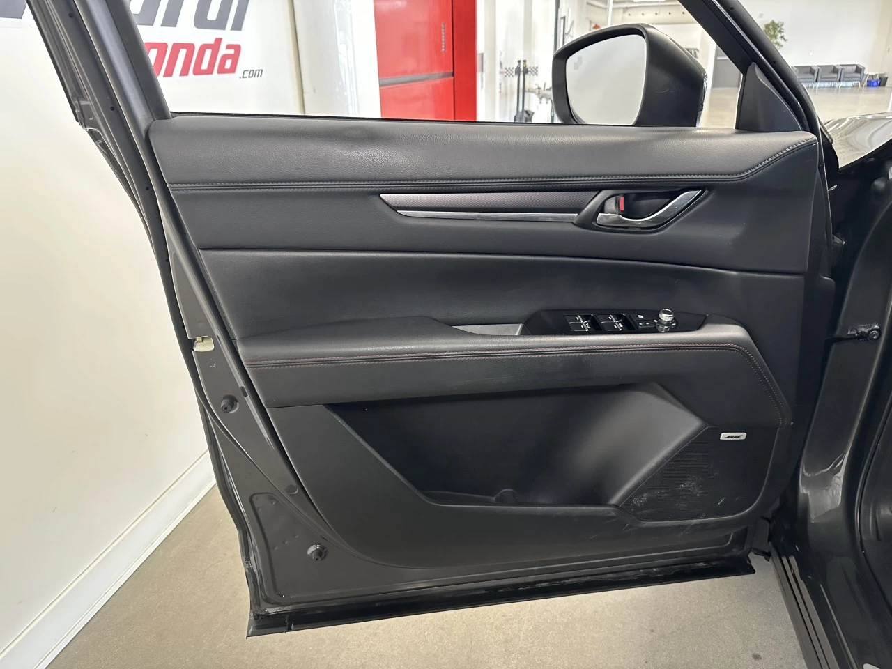 2022 Mazda CX-5
                                                    Sport Design w/Turbo Main Image