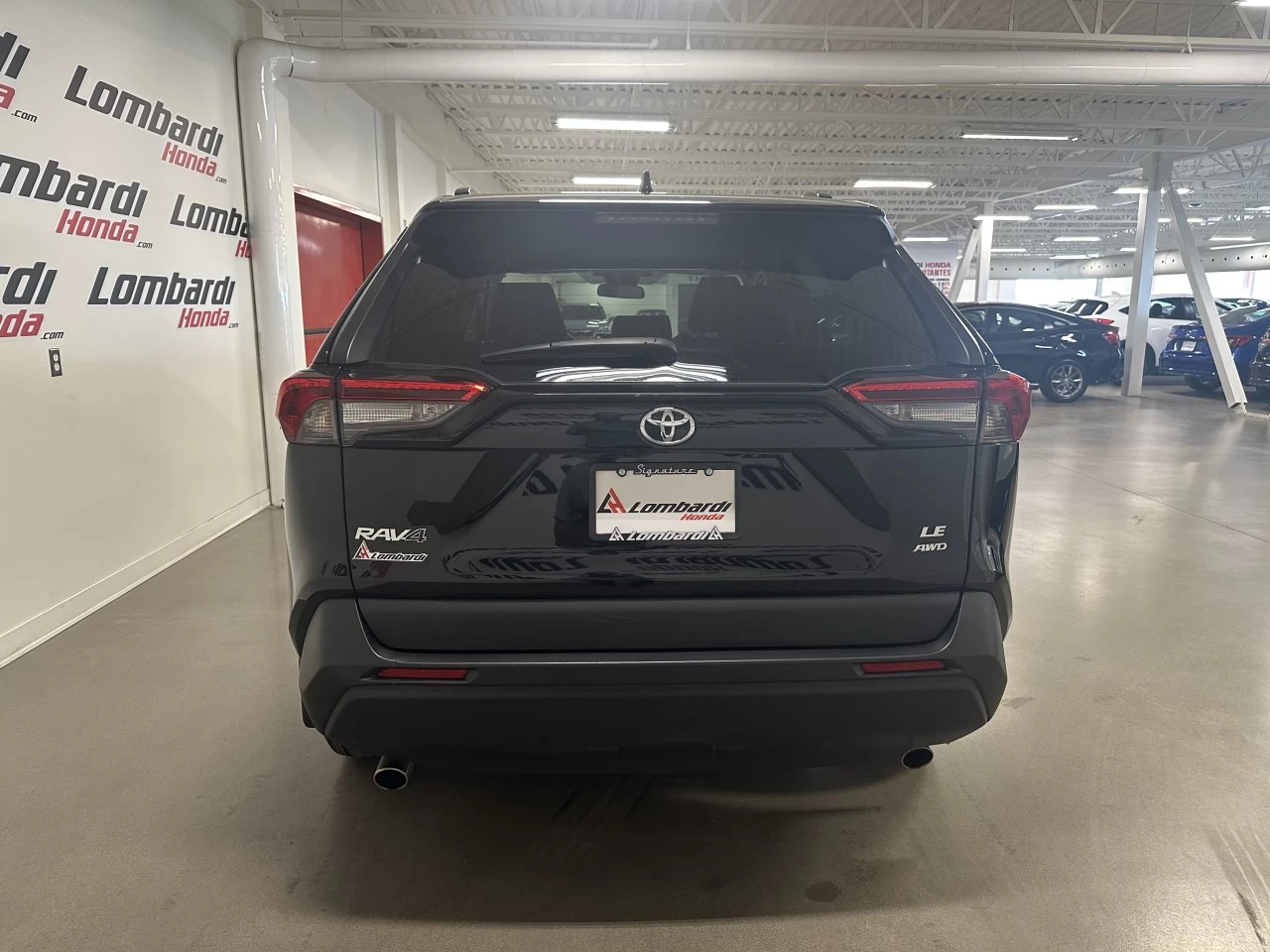 2021 Toyota RAV4
                                                    LE Image principale