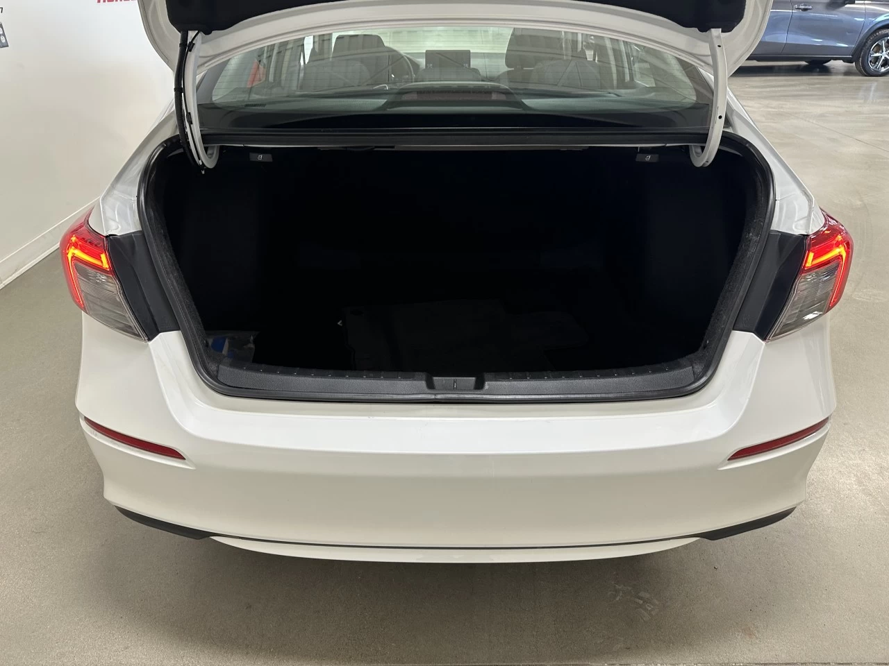 2022 Honda Civic LX Main Image