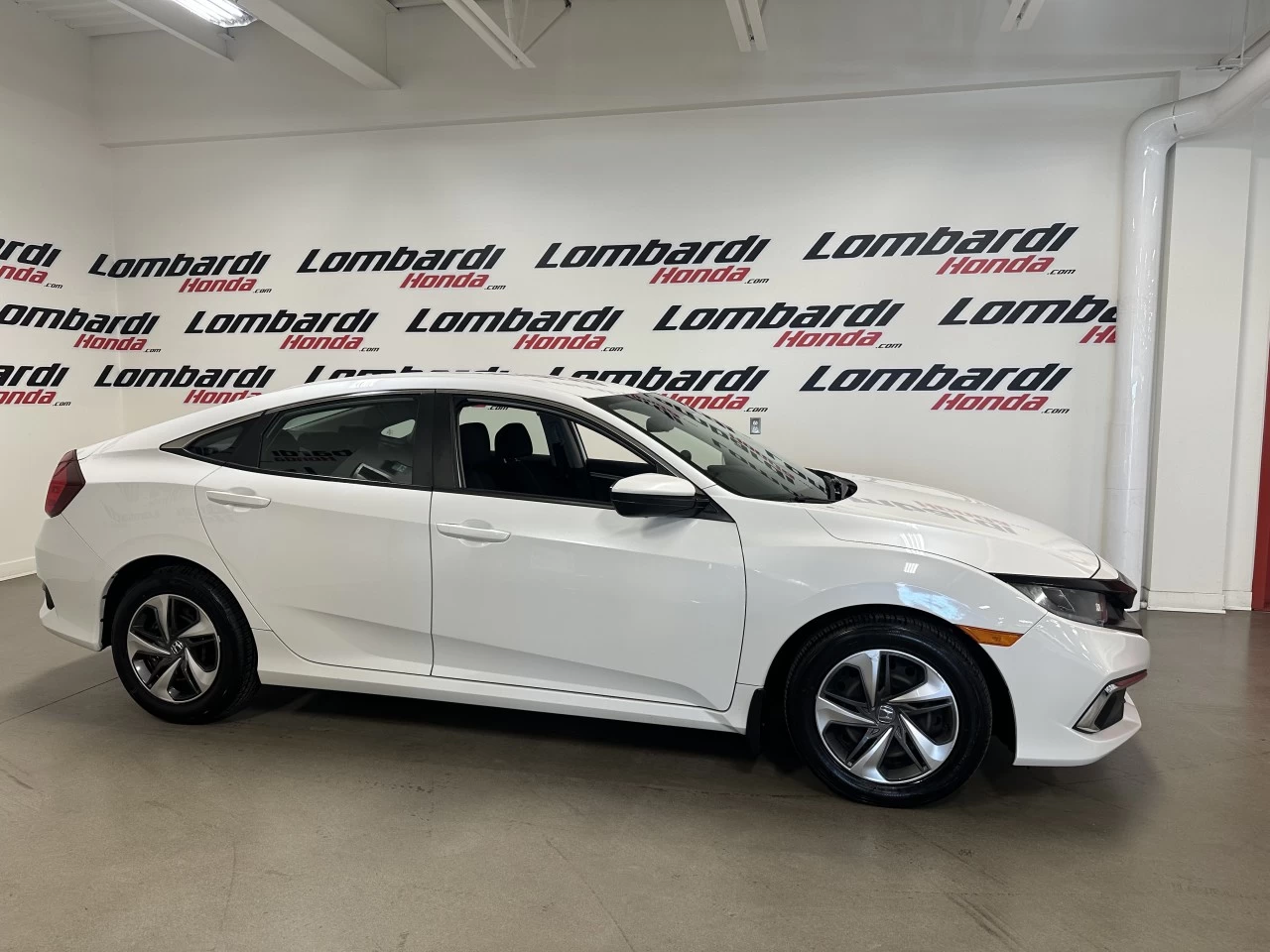 2021 Honda Civic LX Image principale