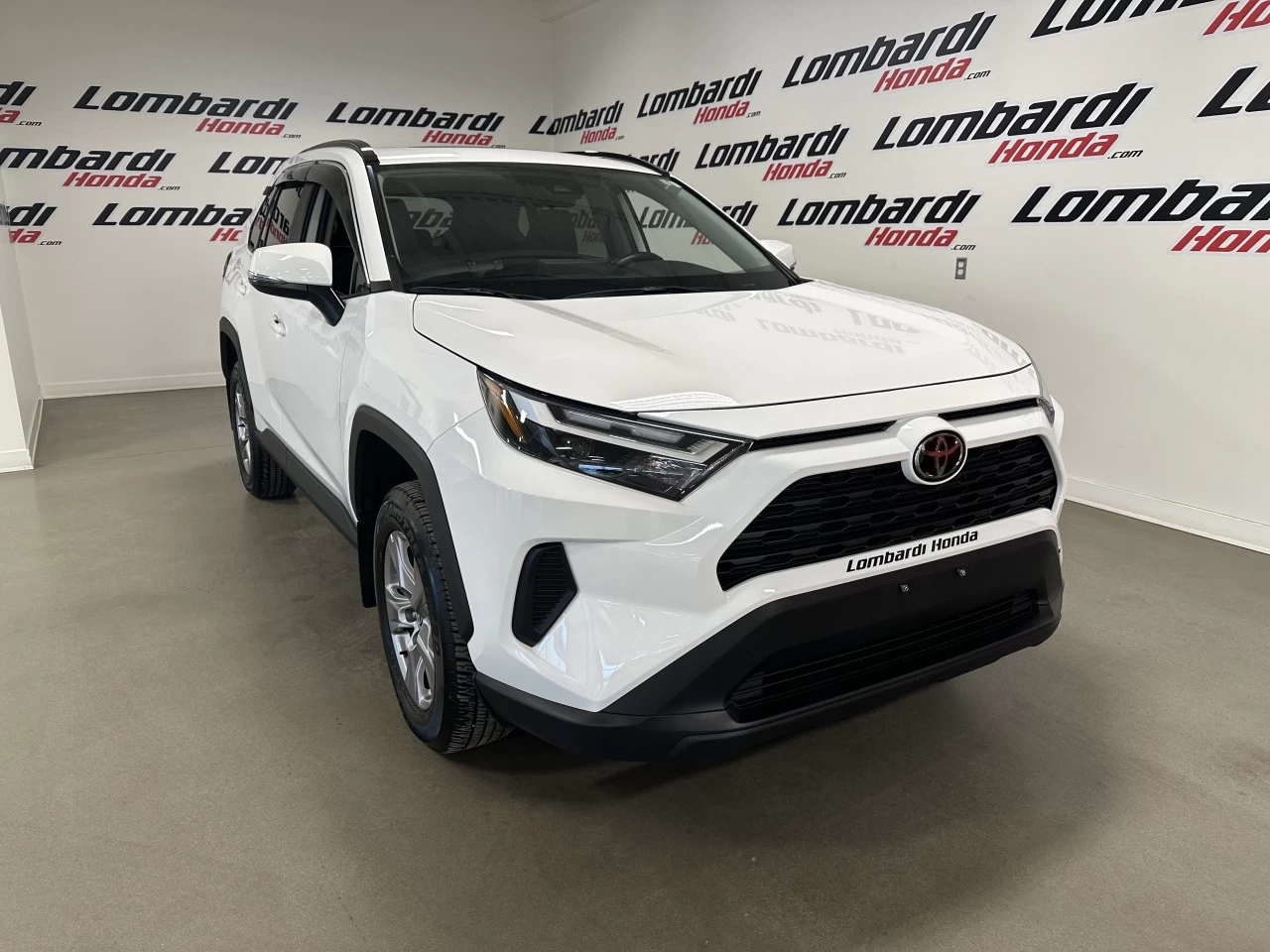 2022 Toyota RAV4 XLE Image principale