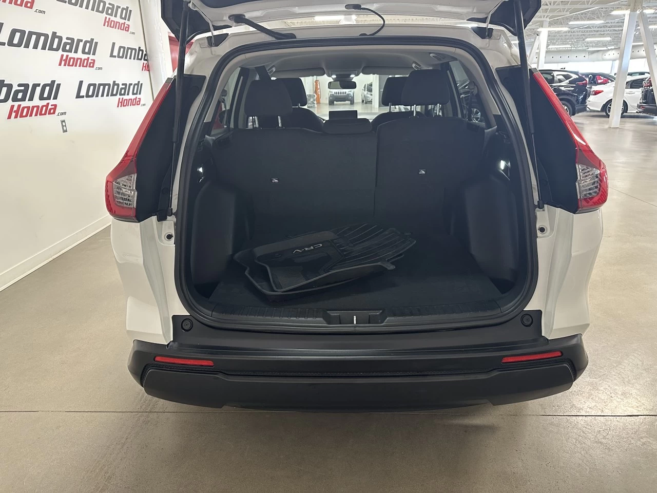2023 Honda CR-V
                                                    LX Image principale