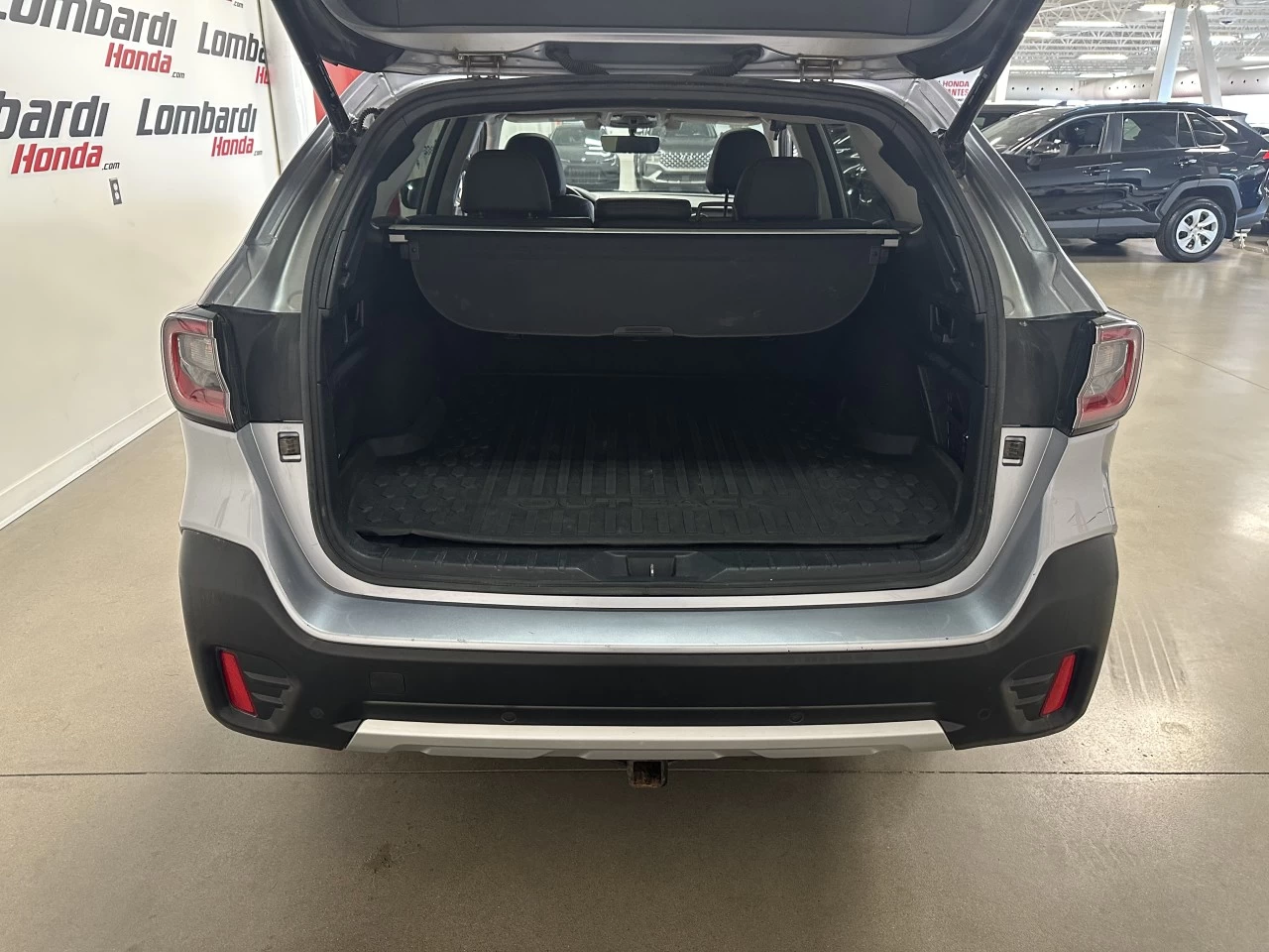 2020 Subaru Outback
                                                    Limited Main Image
