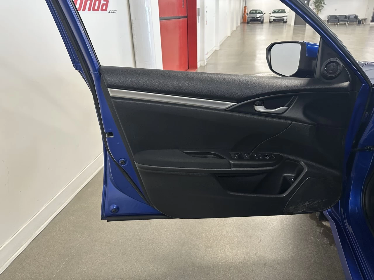 2021 Honda Civic LX Image principale