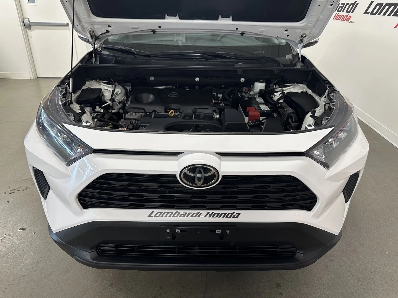 2022 Toyota RAV4 LE Image principale
