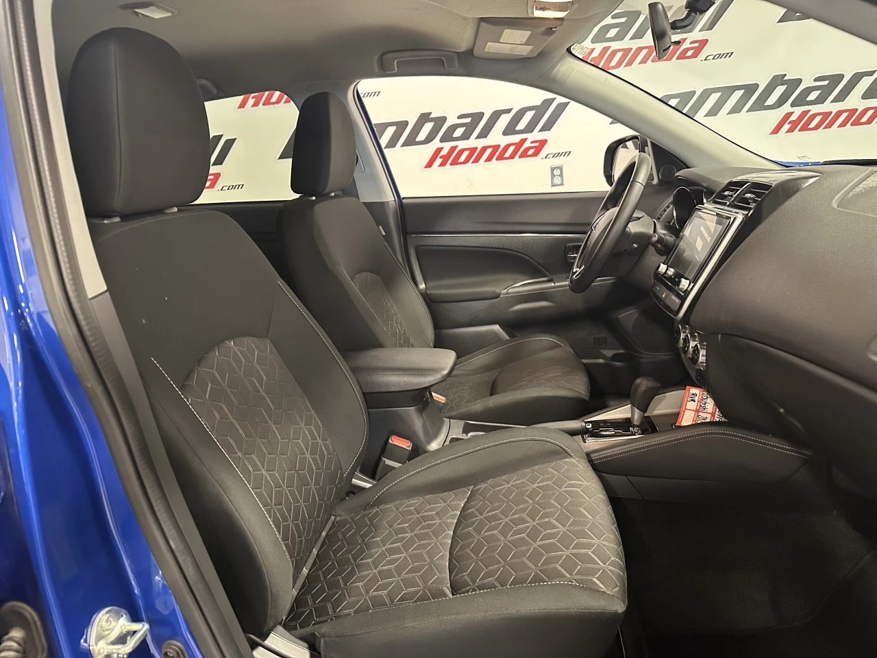2024 Mitsubishi RVR SE Main Image