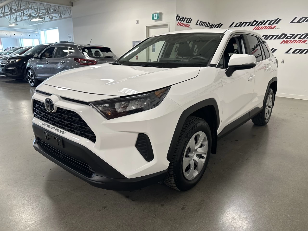 2022 Toyota RAV4 LE Image principale