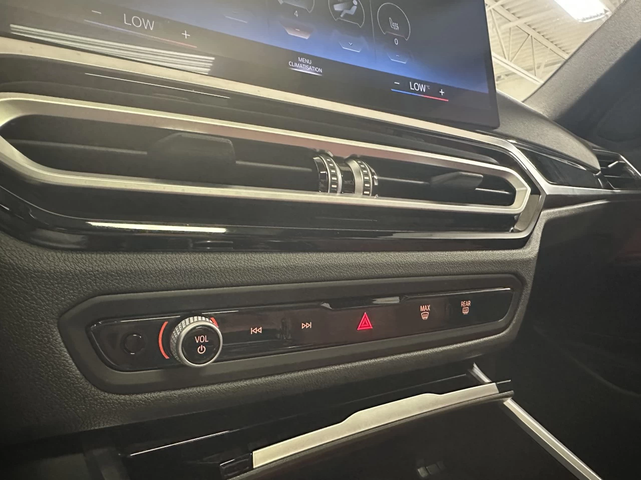 2023 BMW i3s
                                                    330i xDrive Main Image