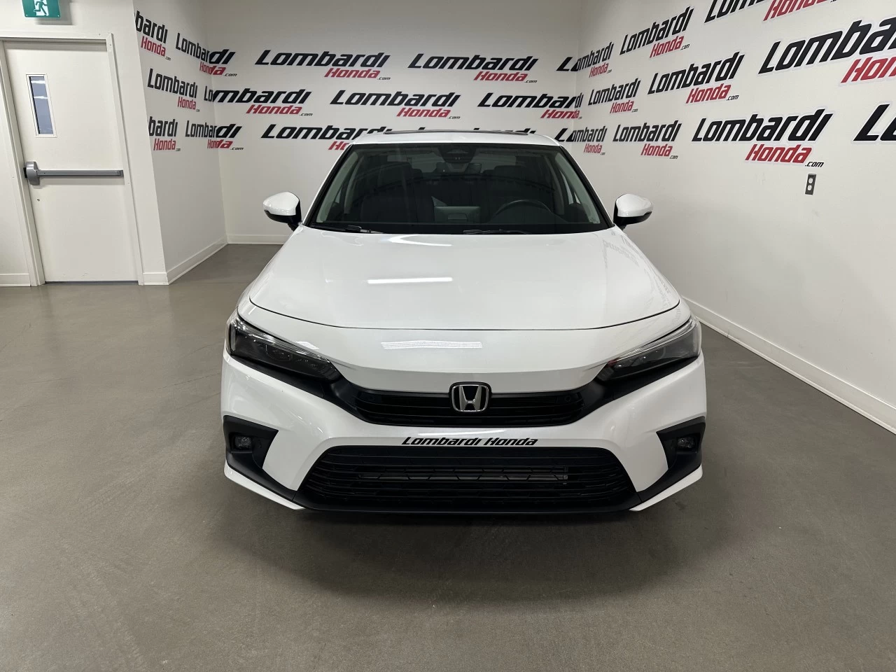 2022 Honda Civic
                                                    Touring Main Image