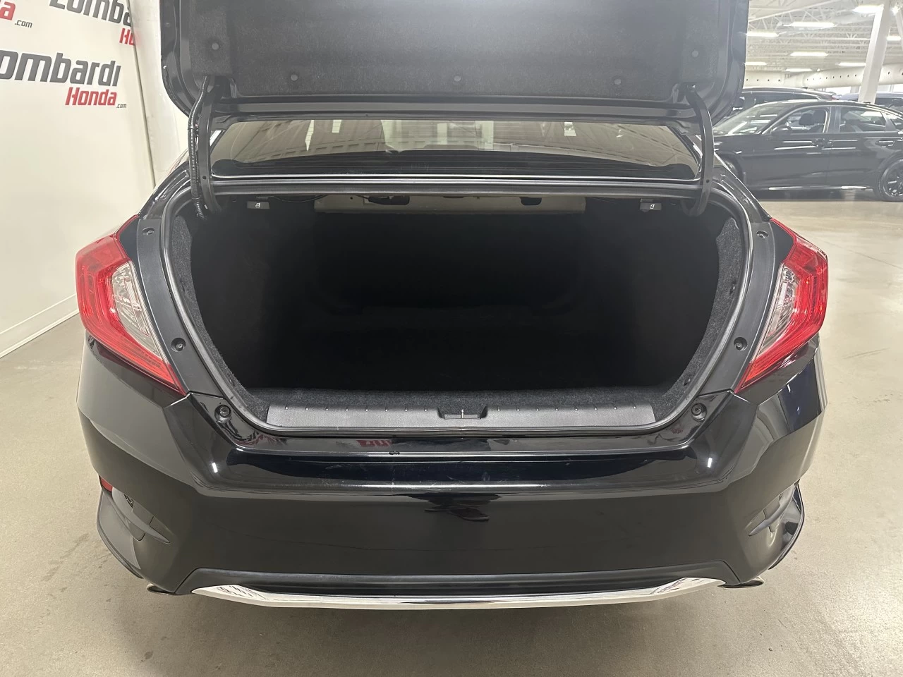 2020 Honda Civic Touring Main Image