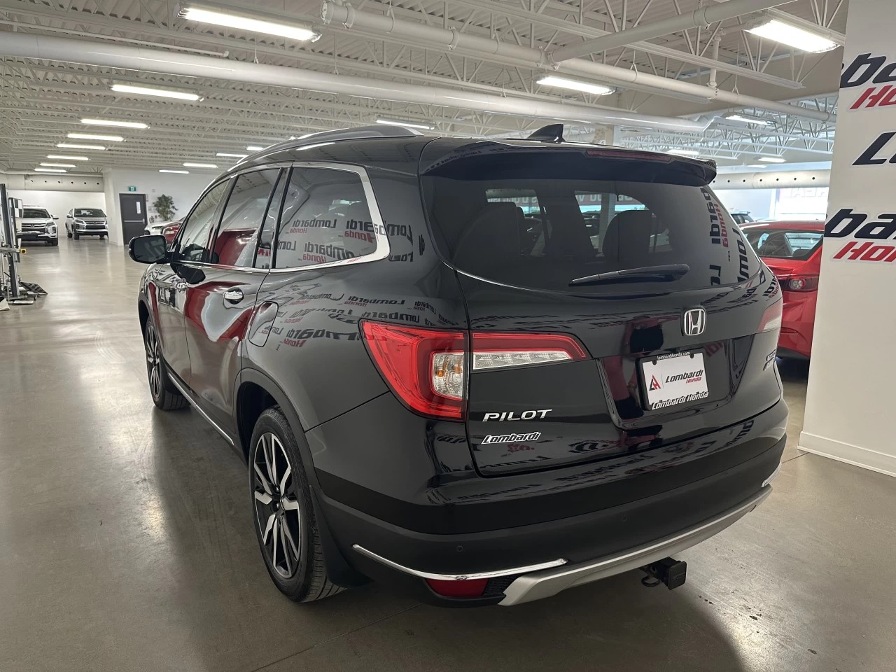 2022 Honda Pilot Touring 8-Passenger Main Image
