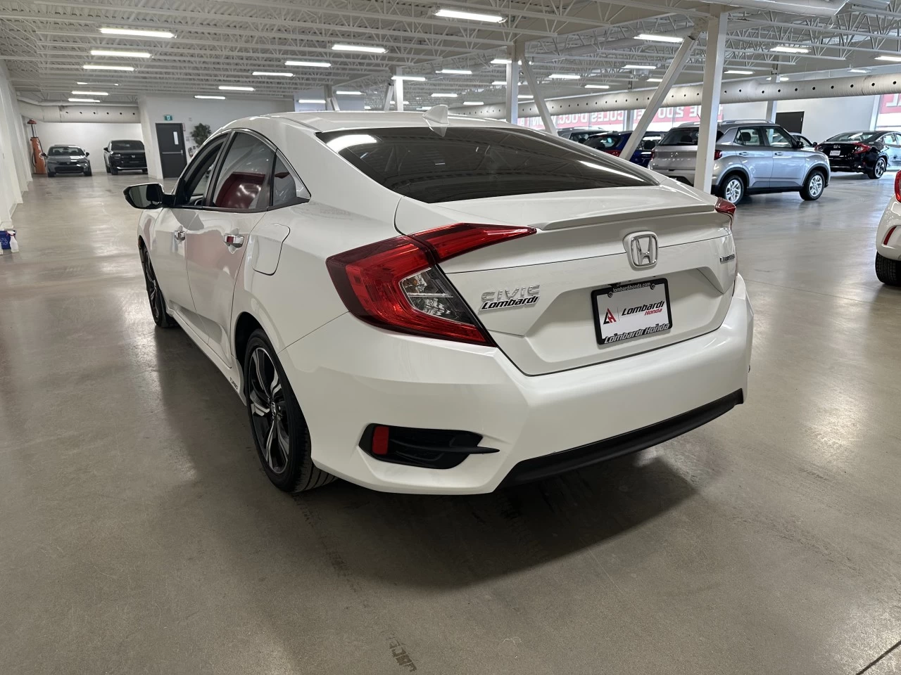 2017 Honda Civic Berline Touring Main Image