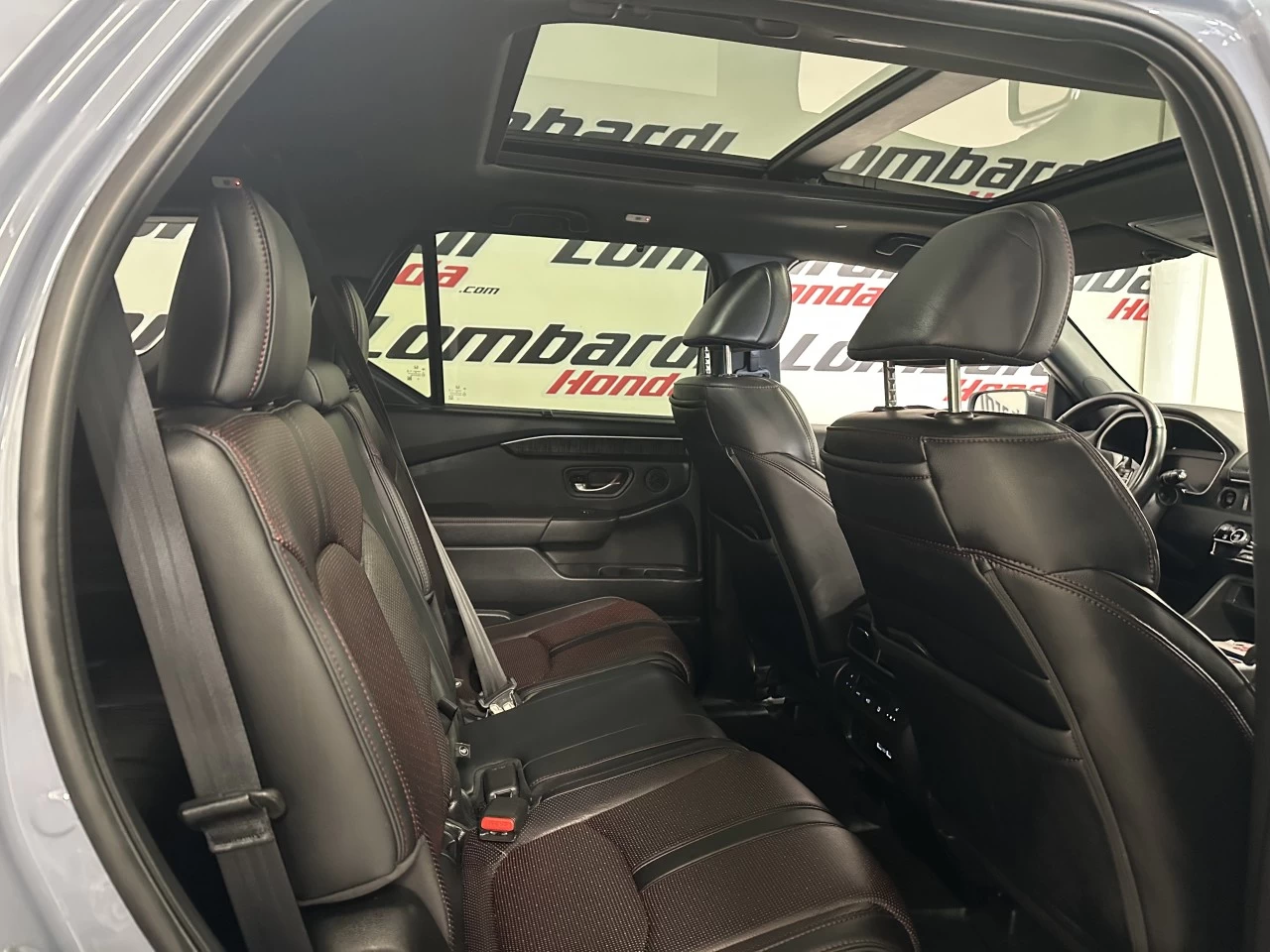 2023 Honda Pilot Black Edition Main Image