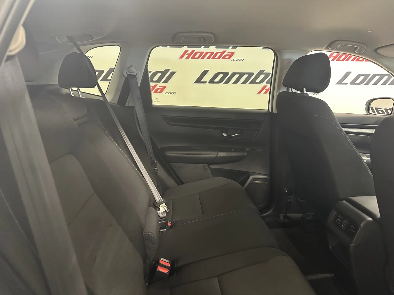 2023 Honda CR-V
                                                    LX Image principale