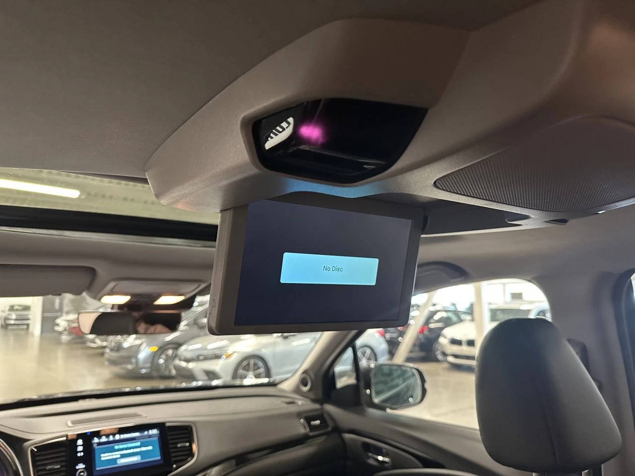 2022 Honda Pilot Touring 8-Passenger Main Image