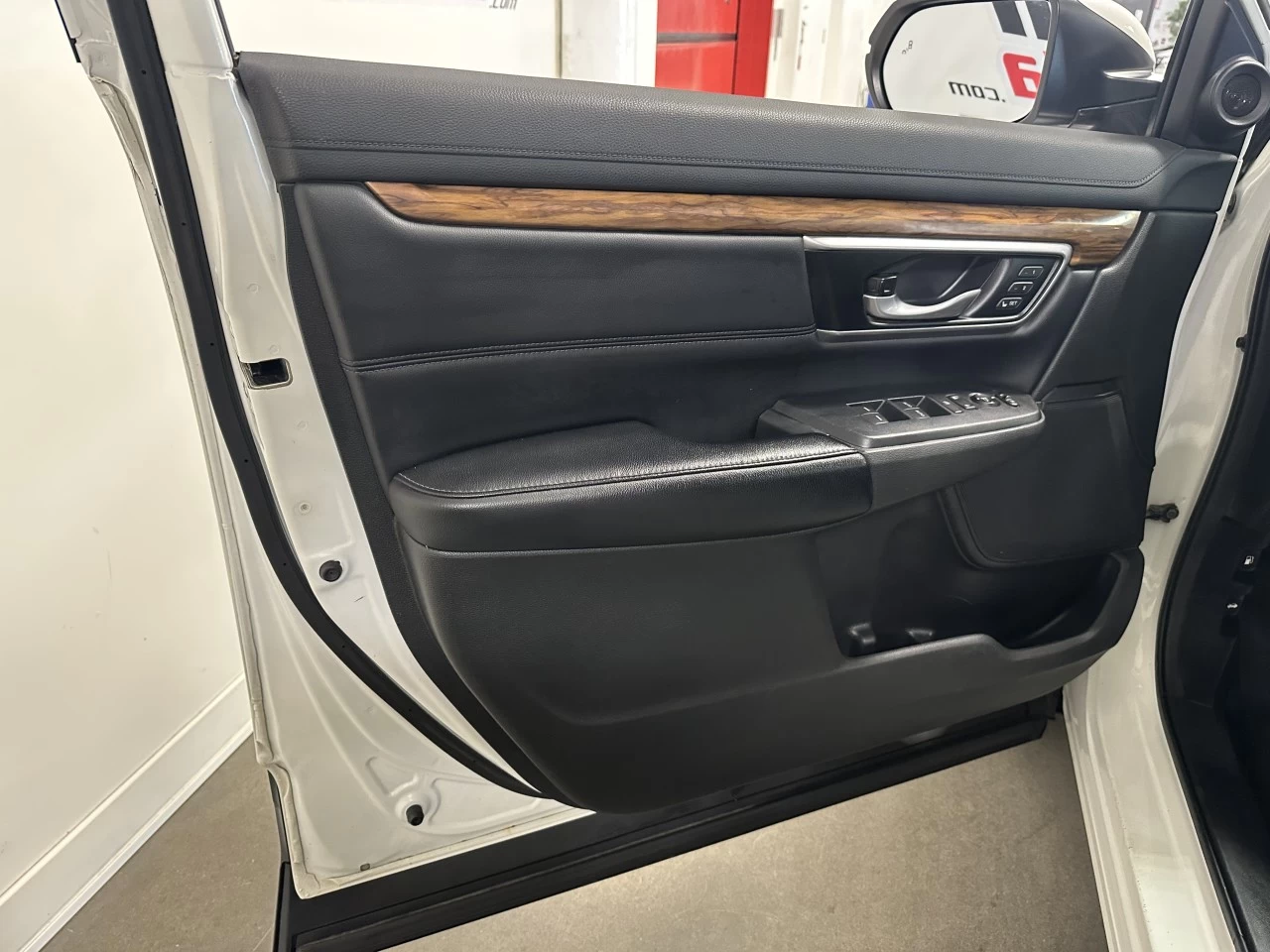 2018 Honda CR-V Touring Main Image