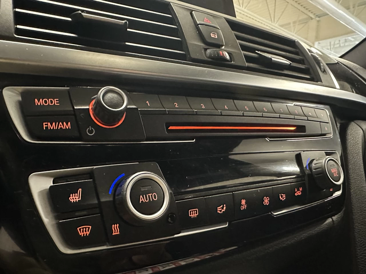 2018 BMW 330i xDrive 330i xDrive Main Image