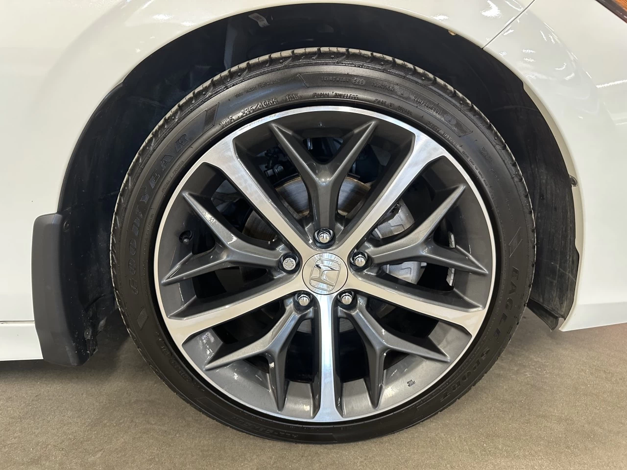 2024 Honda Civic Touring Main Image