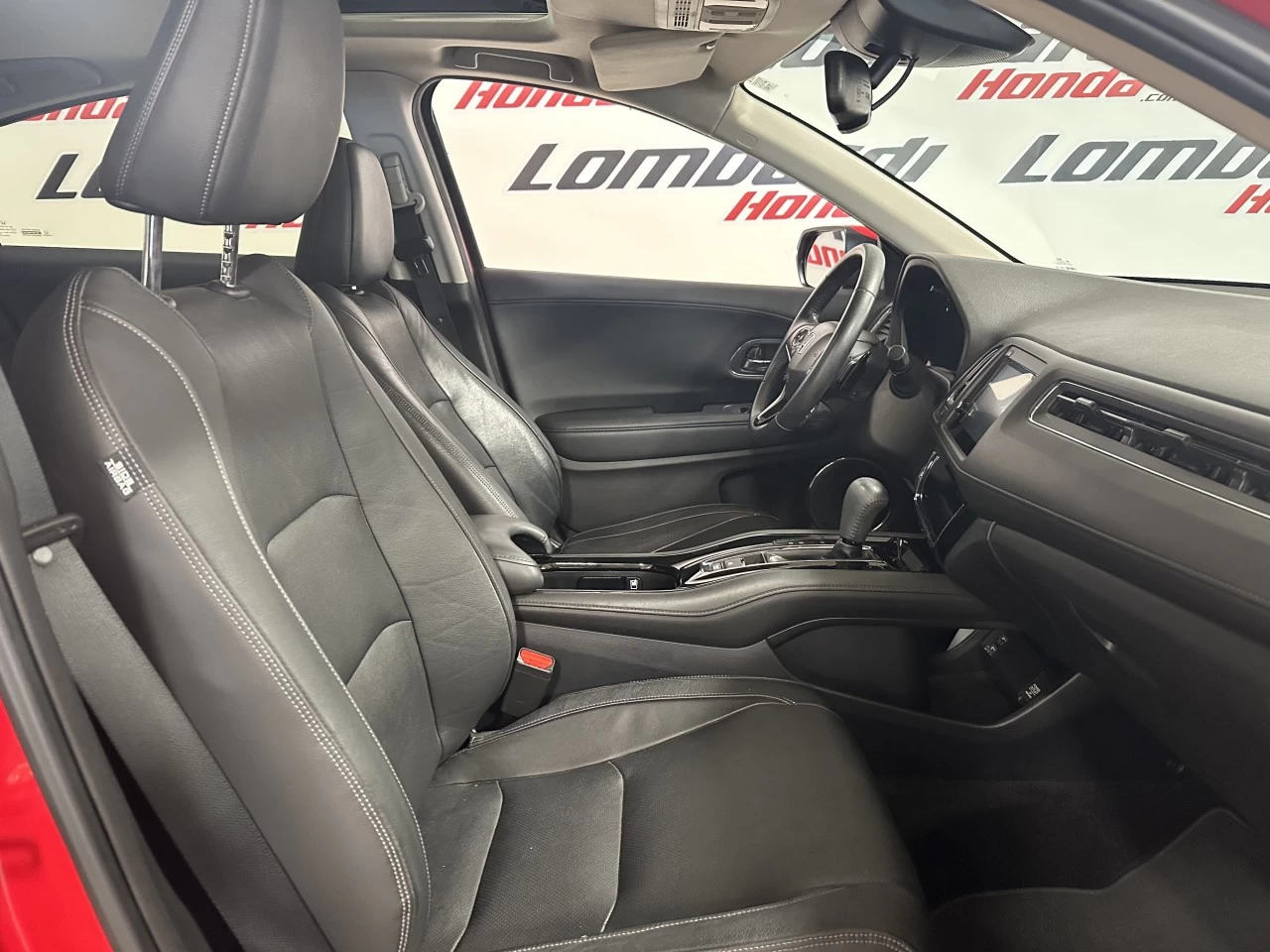 2019 Honda HR-V Touring Main Image