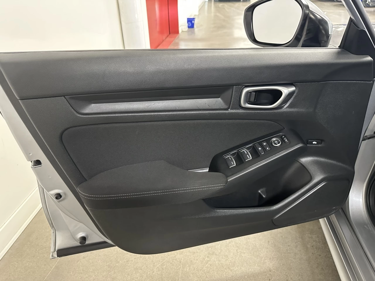 2024 Honda Civic LX Image principale