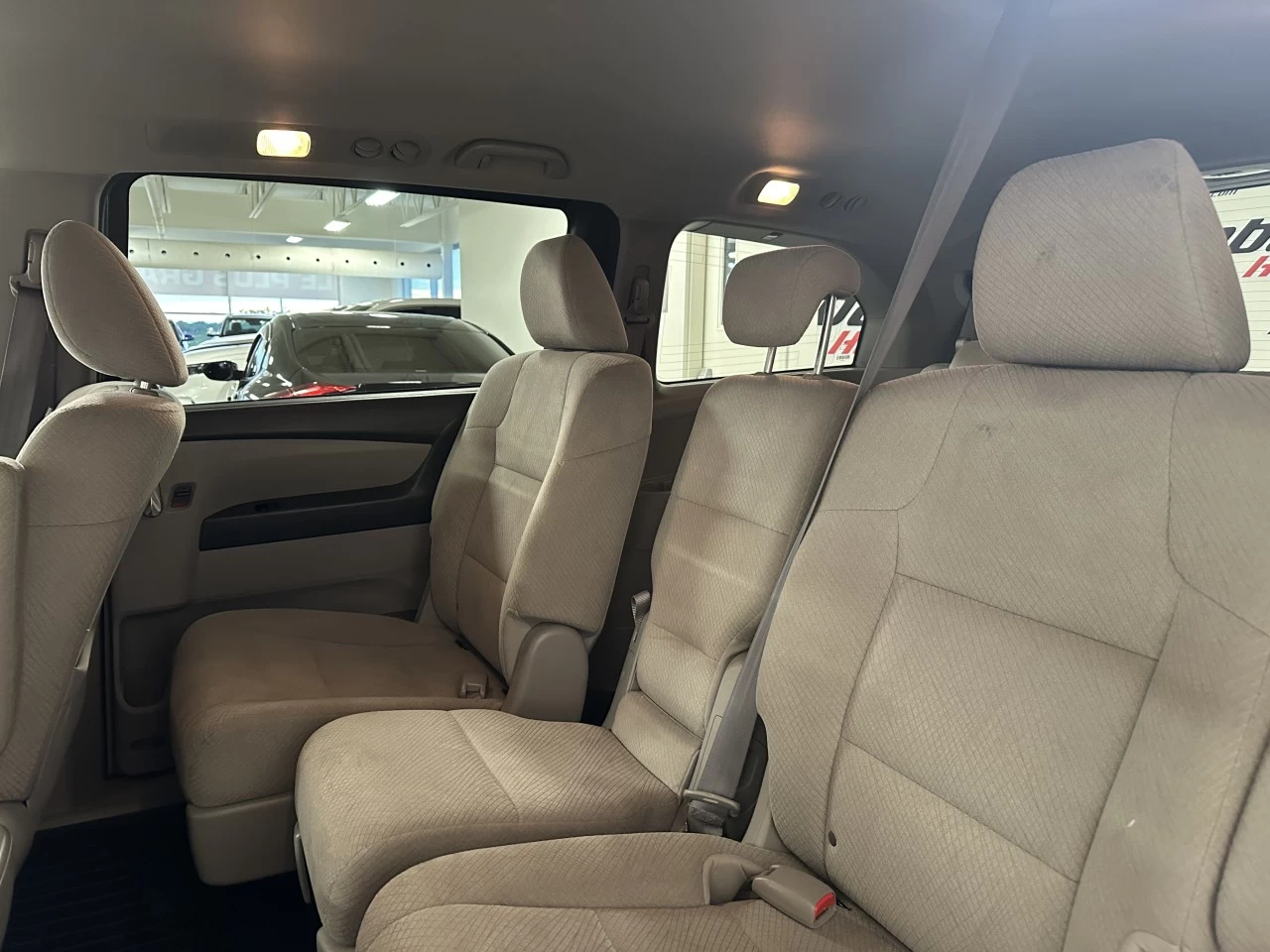 2016 Honda Odyssey SE Main Image