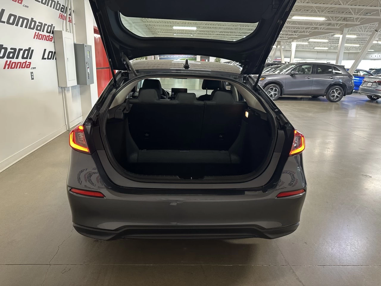 2022 Honda Civic Hayon LX Main Image