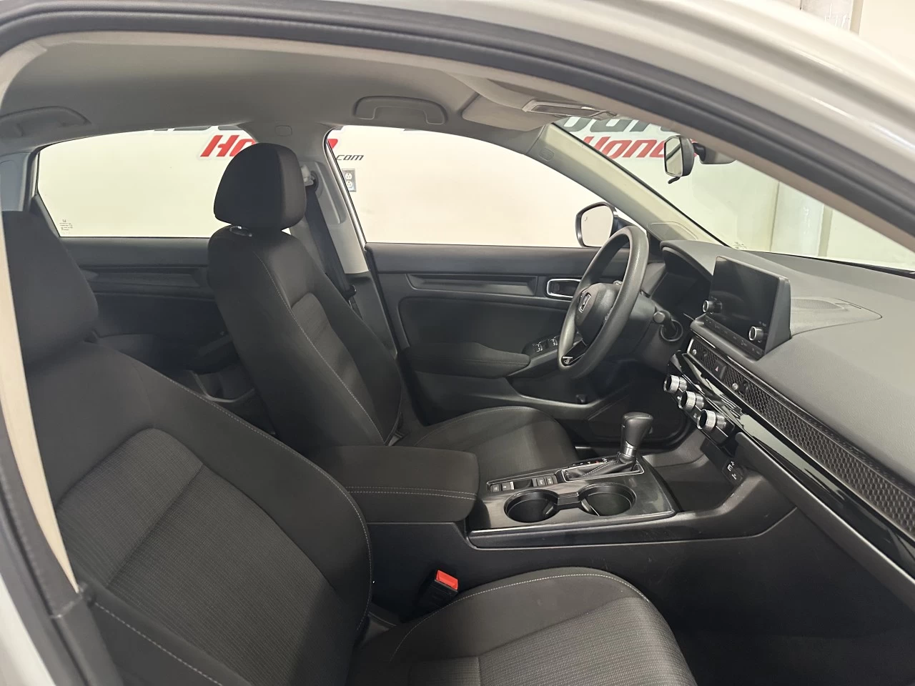 2022 Honda Civic LX Main Image