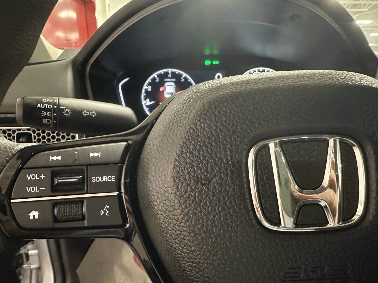 2024 Honda Civic LX Image principale