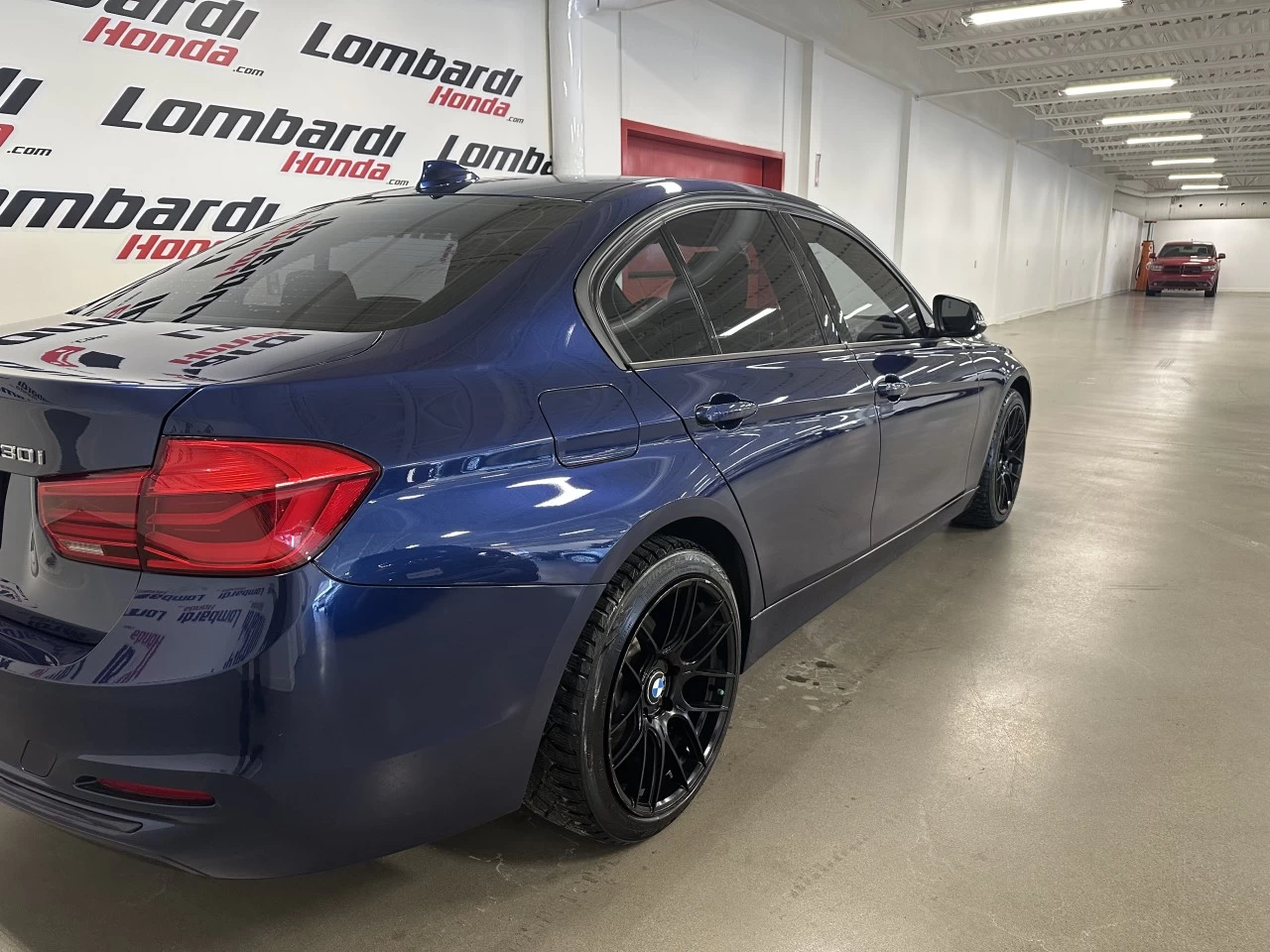 2018 BMW 330i xDrive 330i xDrive Main Image