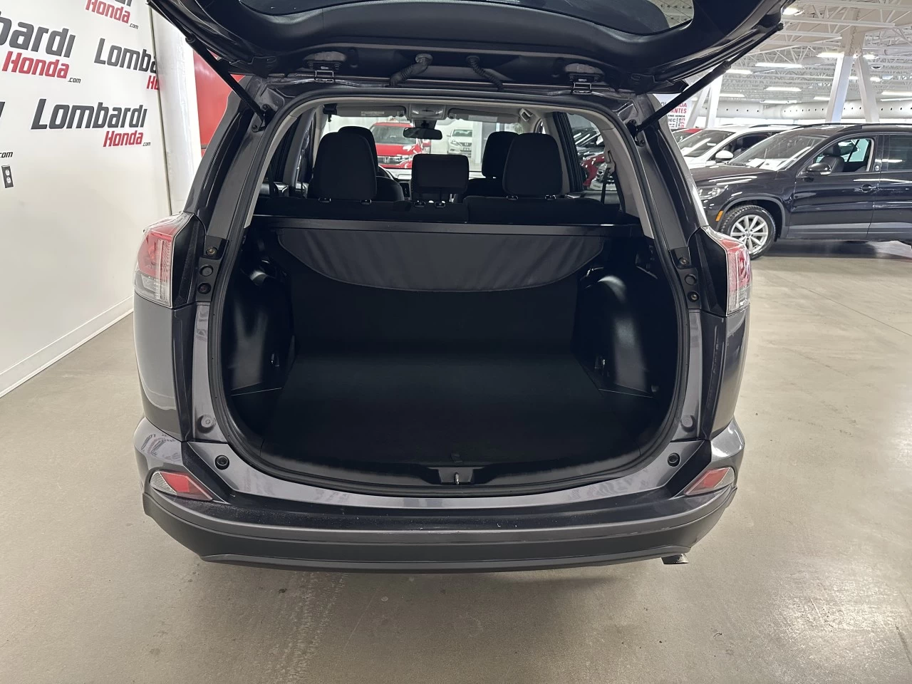 2017 Toyota RAV4 LE Main Image