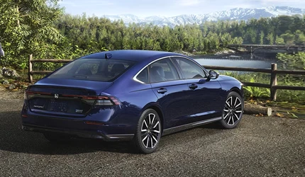 Bannière de New  2023 Accord Hybrid Touring CVT in Montreal