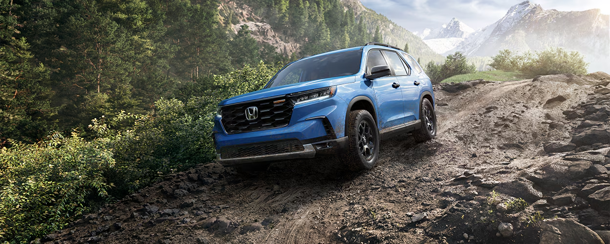 Blue 2025 Honda Pilot. 2025 Honda Pilot. TrailSport Honda.