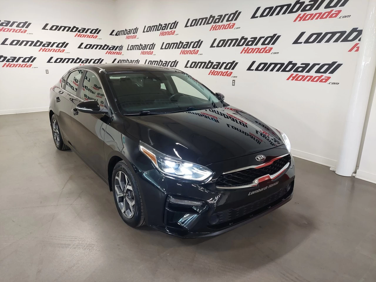 2019 Kia Forte
                                                    EX Image principale