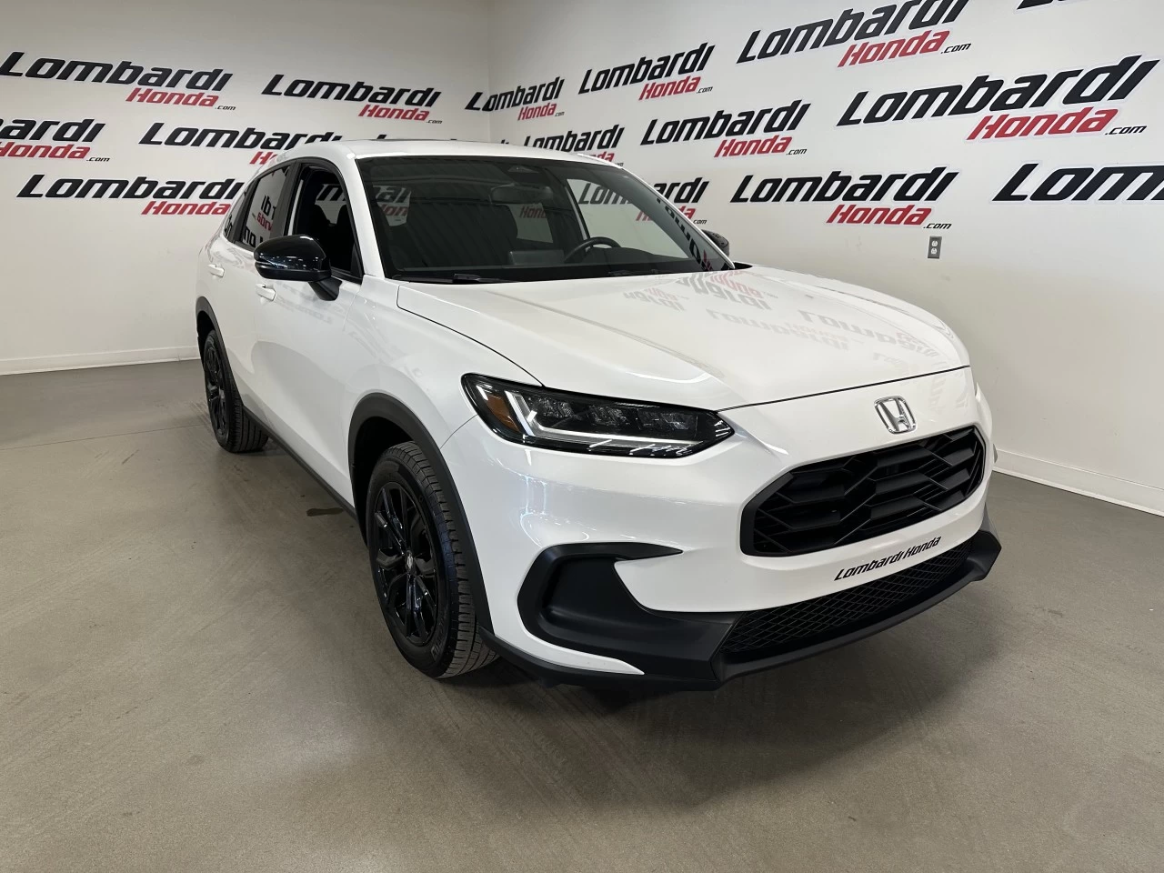 2023 Honda HR-V Sport https://www.lombardihonda.com/resize/b990ff35b810a3abc0cc817b2ca24889-1