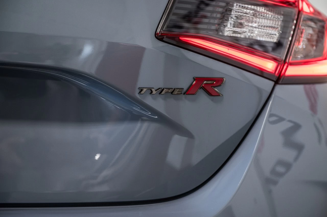 2025 Honda Civic Type R https://www.lombardihonda.com/resize/b990ff35b810a3abc0cc817b2ca24889-1