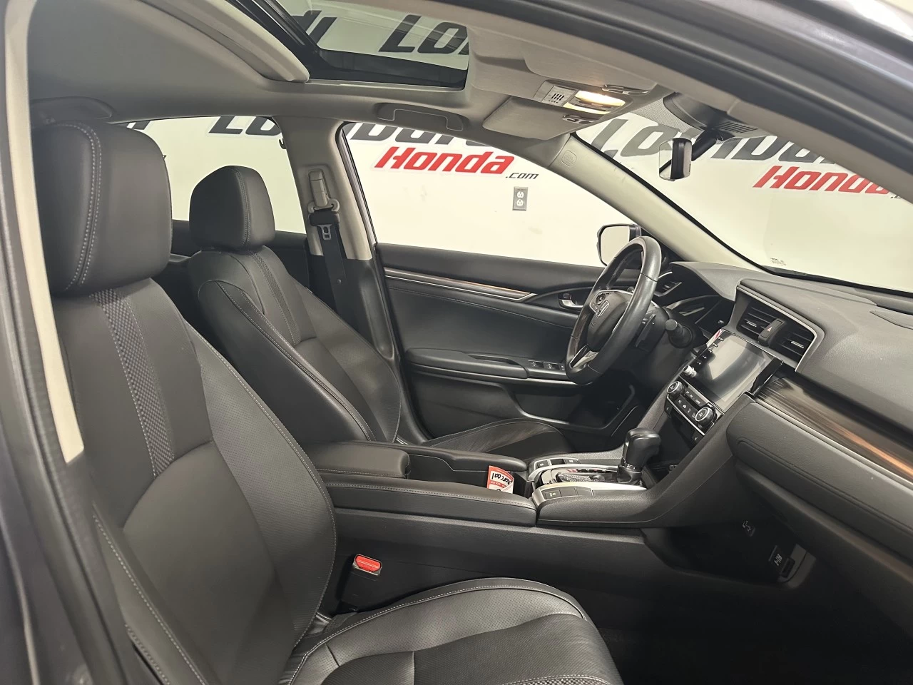 2020 Honda Civic Touring Main Image