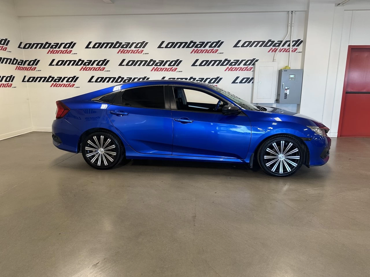 2018 Honda Civic EX Main Image