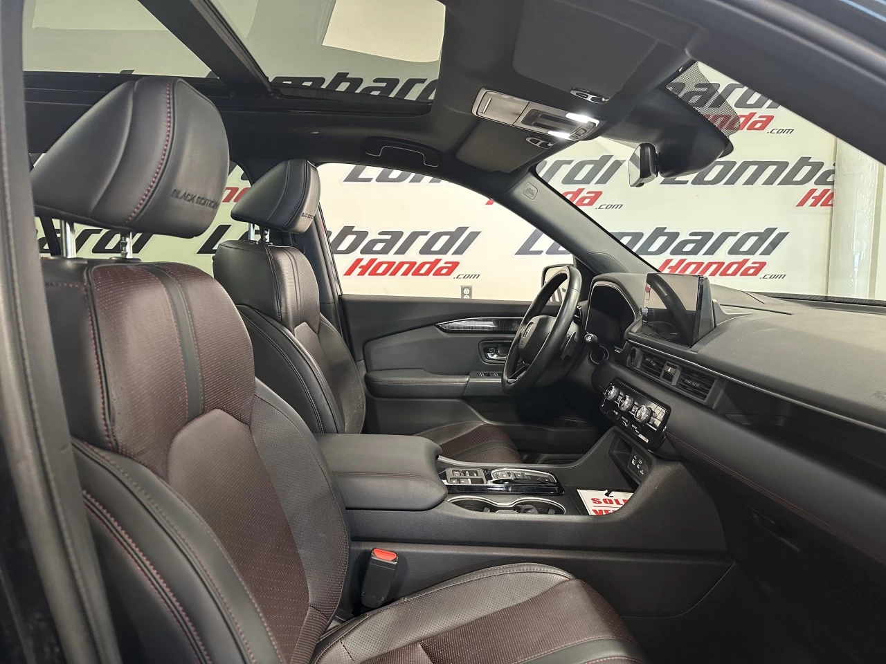 2023 Honda Pilot
                                                    Black Edition Main Image