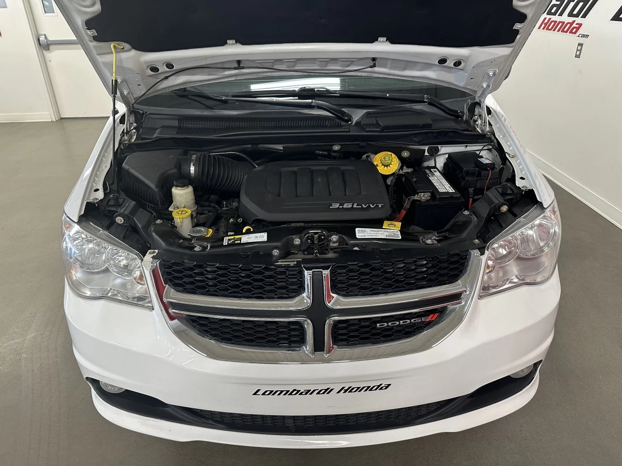 2017 Dodge Grand Caravan Canada Value Package Main Image