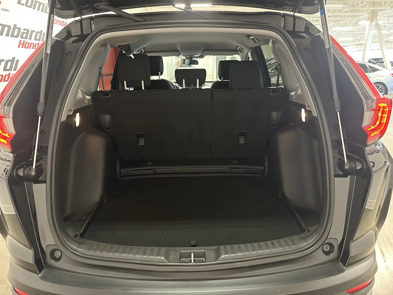 2021 Honda CR-V LX https://www.lombardihonda.com/resize/b990ff35b810a3abc0cc817b2ca24889-1
