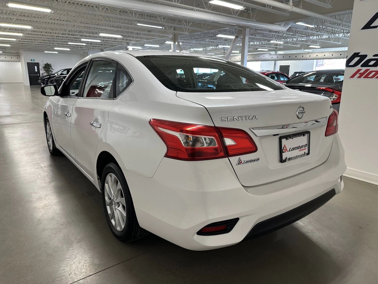 2018 Nissan Sentra
                                                    SV Image principale