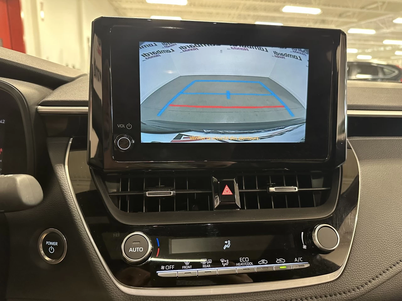 2024 Toyota Corolla
                                                    Hybrid Image principale