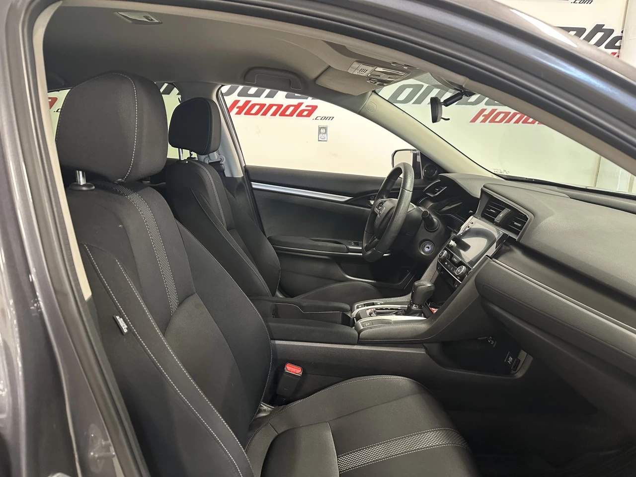 2021 Honda Civic
                                                    LX Image principale